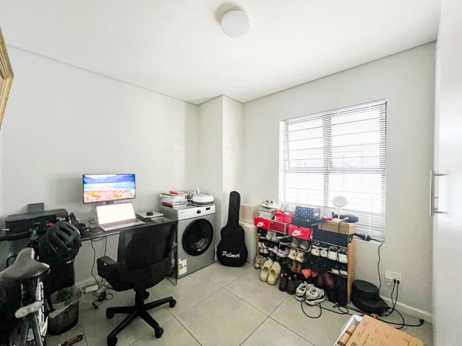 2 Bedroom Property for Sale in Loucharmante Western Cape